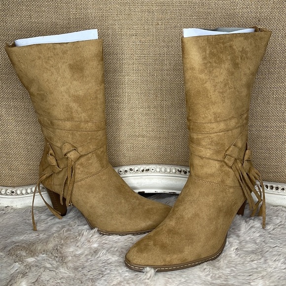 Newport News•Carmel Color•Boots - Picture 2 of 9